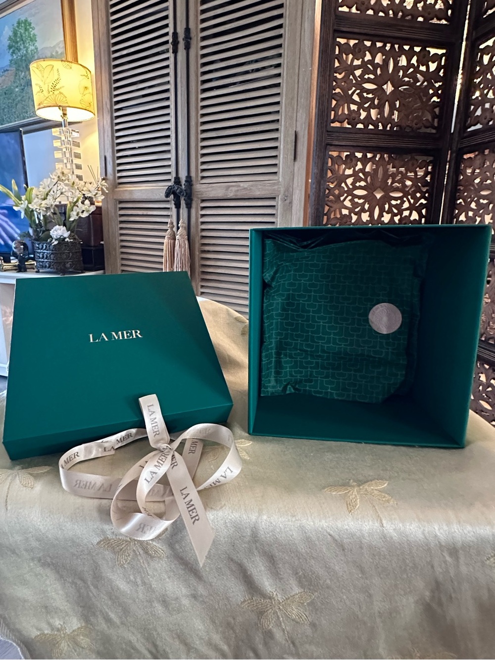 LA MER Gift Box with Tissue Paper & Ribbon.